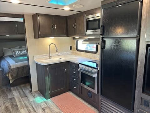 2019 Keystone Outback RV  - 33 ft, sleeps 10 Towable trailer in Hurricane