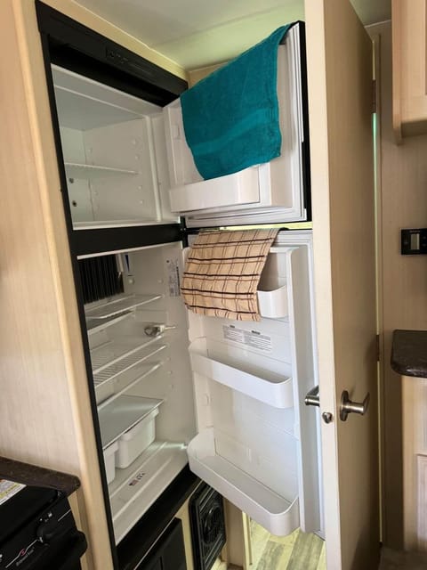 2017 Winnebago Micro Minnie Towable trailer in Wolfeboro