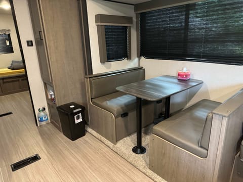 2021 Keystone RV Hideout 318BR Towable trailer in Broken Arrow