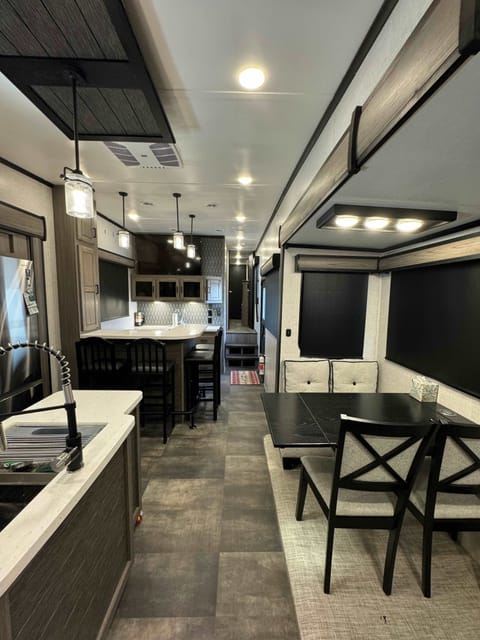 2022 CrossRoads RV Cameo CE3921BR Towable trailer in Rockwall