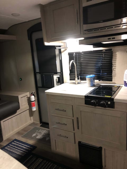 2022 Coachmen RV Catalina Summit Series 7 184BHS Towable trailer in Beaumont