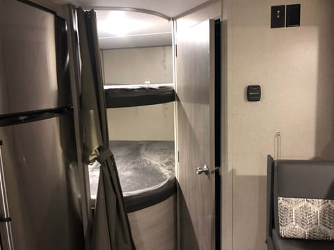 2022 Coachmen RV Catalina Summit Series 7 184BHS Towable trailer in Beaumont