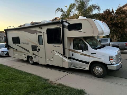 Coachmen Leprechaun 270QB Drivable vehicle in Elk Grove