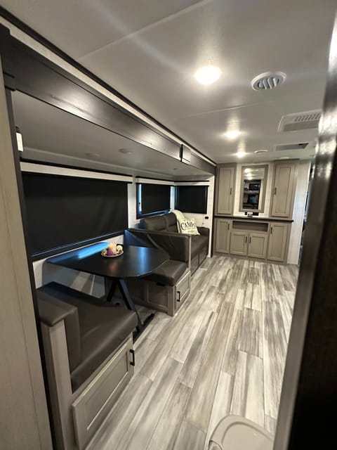 2024 Jayco Jay Feather *Delivery or p/u available* Towable trailer in Monrovia