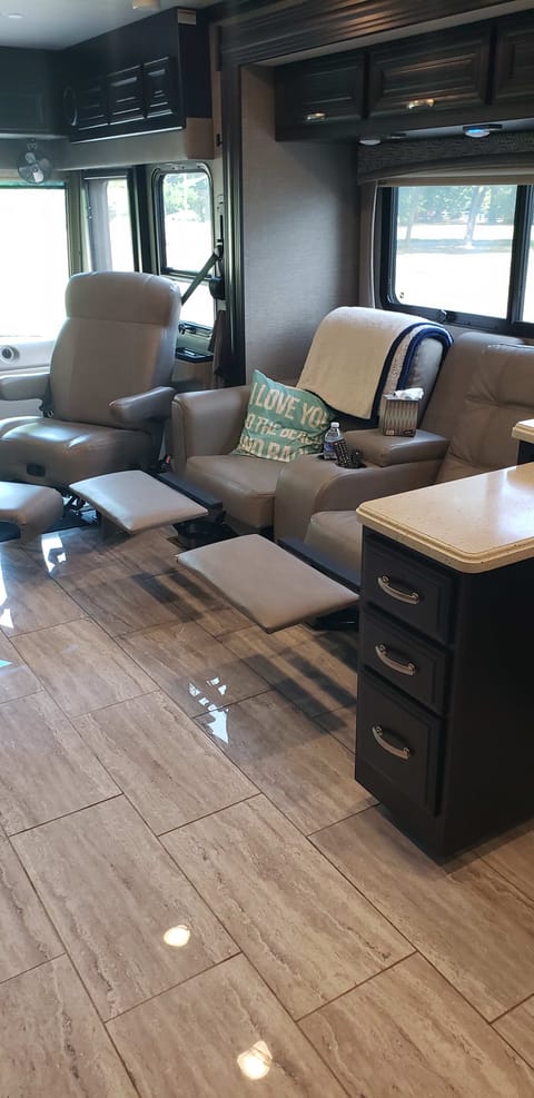 2019 Forest River RV Berkshire 39A Drivable vehicle in Riva