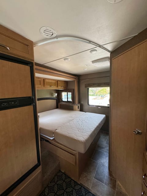 2016 Thor Motor Coach Freedom Elite Drivable vehicle in Twin Falls