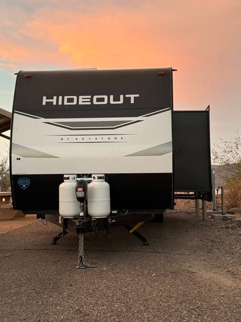 HIDEEEE -2023 Keystone RV Hideout 29DFSWE Towable trailer in Surprise