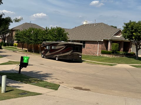 Easy Peasy RV Drivable vehicle in Little Elm