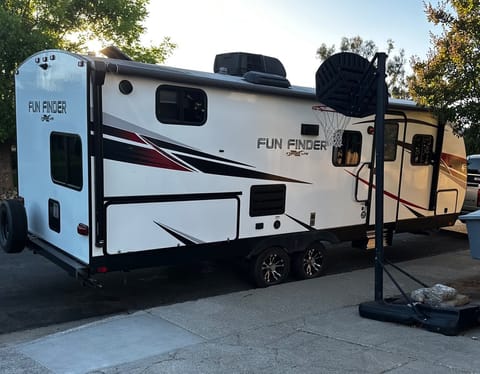 2019 CRUISER FUN FINDER 23BH Towable trailer in Vacaville