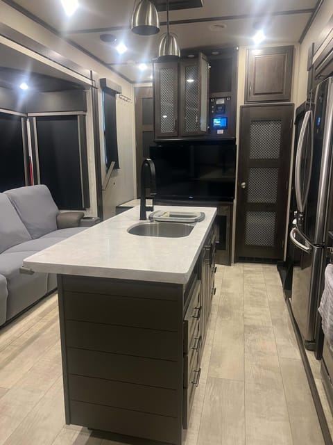 2021 Grand Design Momentum ****Delivery ONLY***** Towable trailer in Valdosta