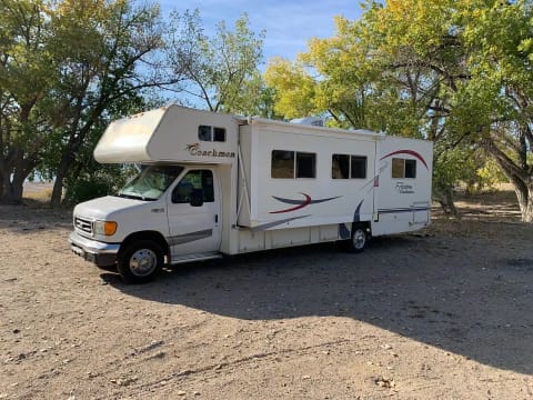 2004 Coachmen RV Freedom Express 31SE Drivable vehicle in Casper