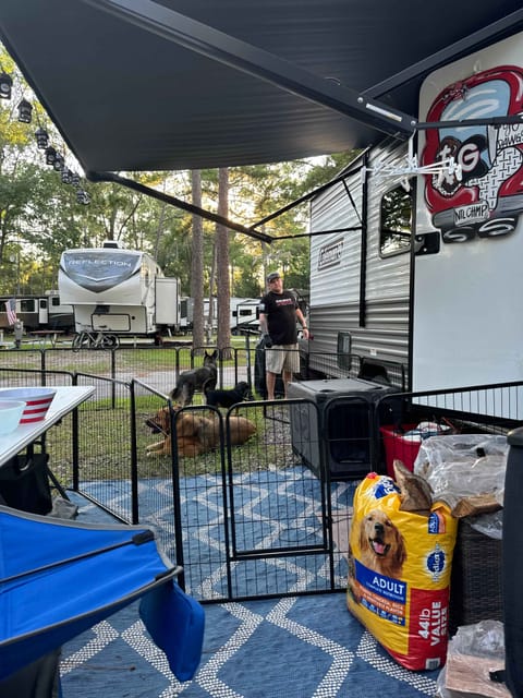 Your cozy getaway trailer! Towable trailer in Pooler