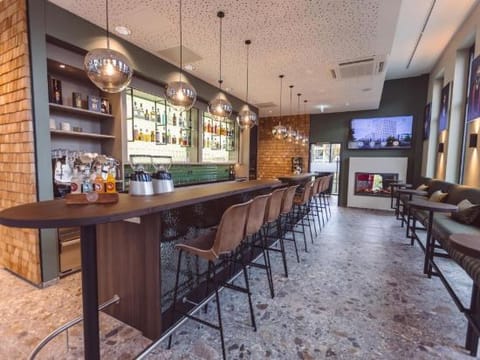 Fitness & Recreational Facilities