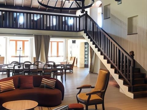 Hotel Interior/Public Areas