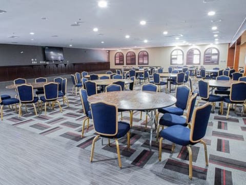 Fitness & Recreational Facilities