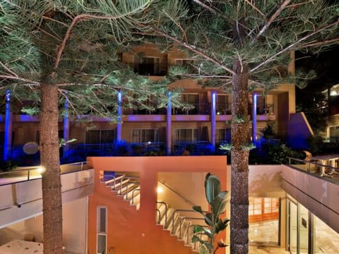 Hotel Interior/Public Areas