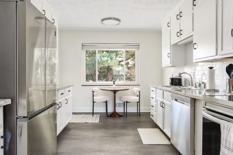 Fully Stocked Eat-In Kitchen