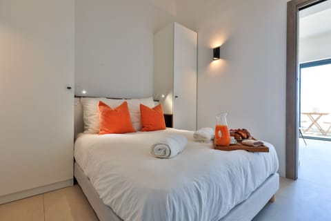 Bedroom. En-suite shower room.
Non-contractual photo