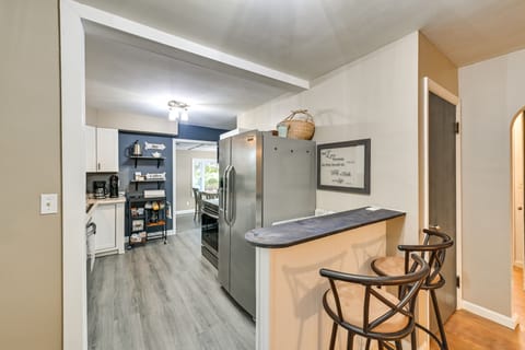 Kitchen | Cooking Basics | Coffee Maker | Paper Towels/Trash Bags Provided