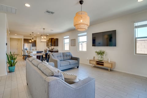 Living Room | Smart TV | Central A/C & Heat