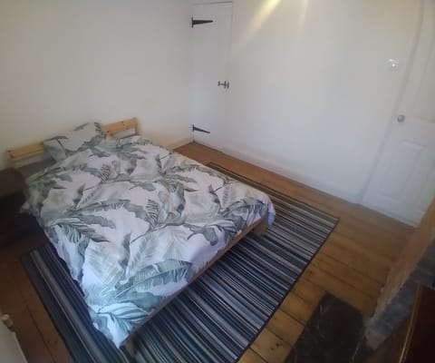 1 bedroom, in-room safe, iron/ironing board, free WiFi