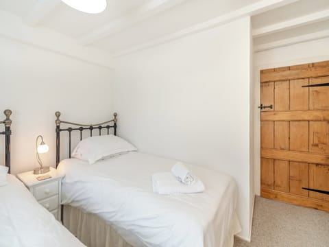 Twin bedroom | Granary Cottage - Brongwyn Cottages, Penparc, near Cardigan