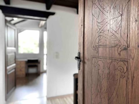 b90cae33-44d2-4343-8d87-d23922f6a355