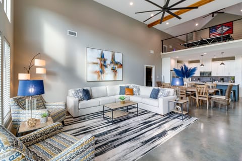 Living Room | Smart TV | Fireplace | Central Heating & A/C | Ceiling Fans