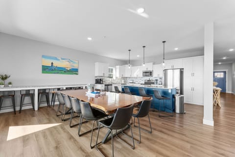 Room for the whole crew! The open design keeps everyone close and comfy.