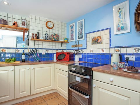 Kitchen | Port View Cottage, Shaldon