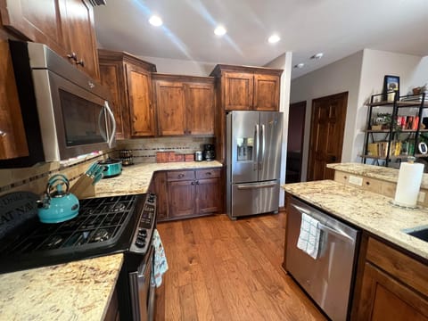 Image picker 89D9782C E397 45F8 BC4C BDB2FA905E29 7202 000001C918E0E58C