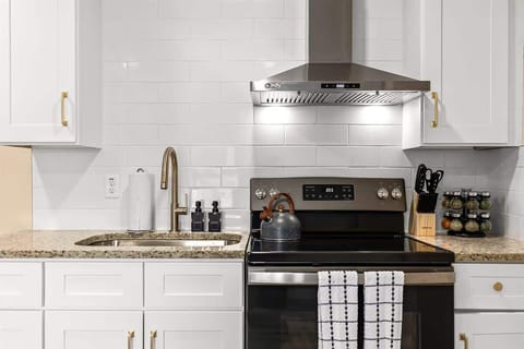 Cook like a pro in this well-equipped kitchen.
