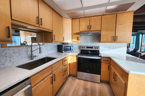 Enjoy cooking up a great meal in this wonderful kitchen.
