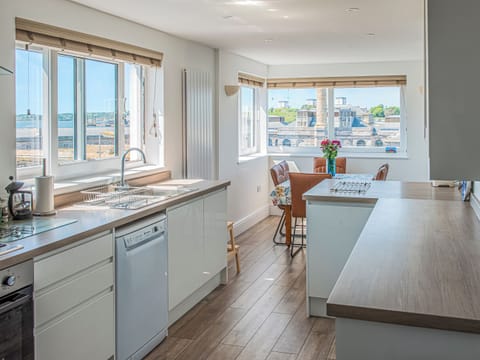 Kitchen | The Old Canoe Club, Plymouth