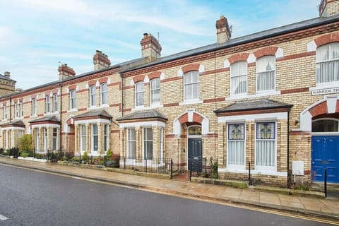 Belle Vue, Saltburn-by-the-Sea - Host & Stay