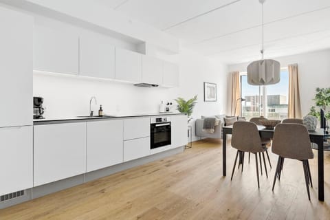 Dining area with 4 comfortable seats