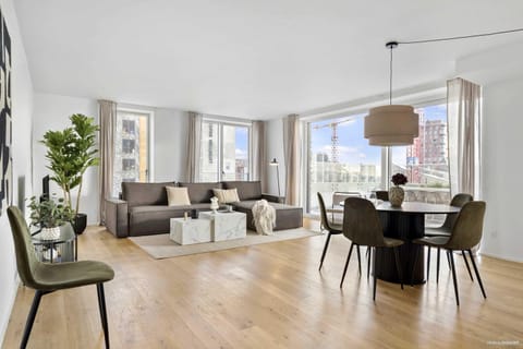 Presidential living room with direct access to the big 70m2 private balcony