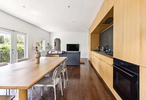 Wolf Stove+Oven, Subzero refrigerator, Miele Dishwasher