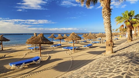 Beach nearby, sun loungers, beach towels