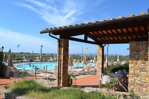 Property, Pergola, Sky, Building, House, Vacation, Real Estate, Architecture, Home, Roof