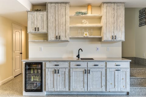 Wet Bar | Lower Level
