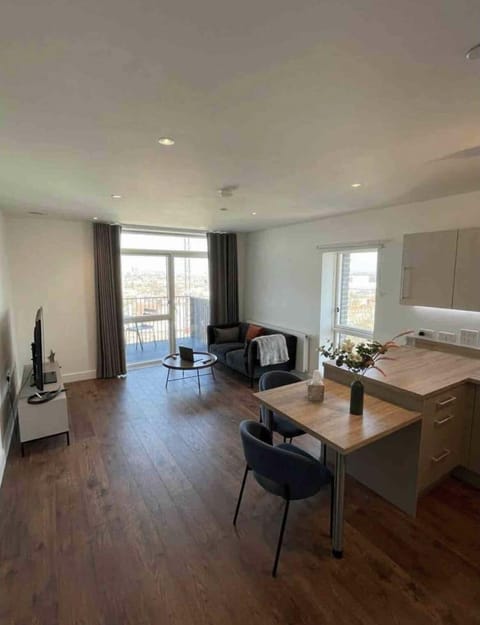 NEW 1 bed modern cosy flat FREE WI-FI - with balcony  Apartment in Barking