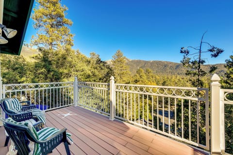 Idyllwild-Pine Cove Vacation Rental | 4BR | 2BA | Stairs Required | 2,146 Sq Ft