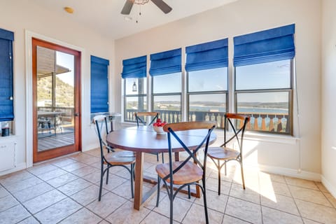 Dining Area | Dishware & Flatware Provided | Central A/C & Heating