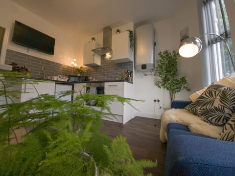 c2db9b4a-c74c-42e4-8c6d-4df21e0e3803