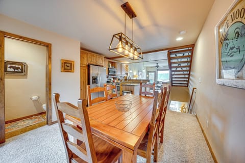 Dining Area | Dishware & Flatware Provided