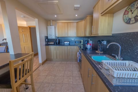 Apartment 10    Floor 3 