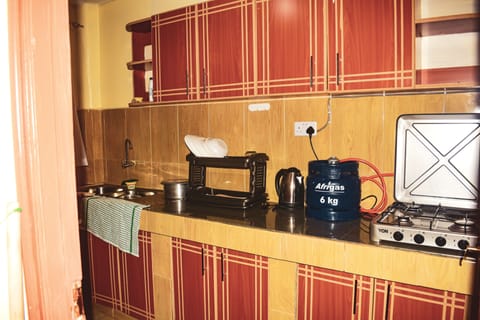 Fridge, microwave, stovetop, electric kettle