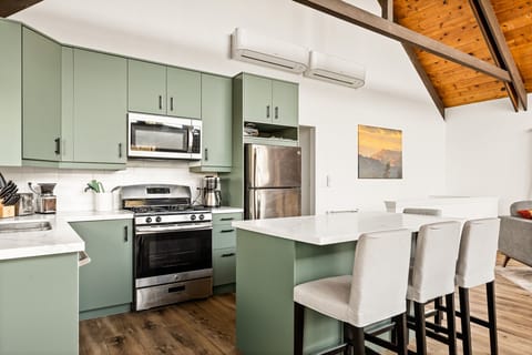 Dine-in kitchen with room for 4