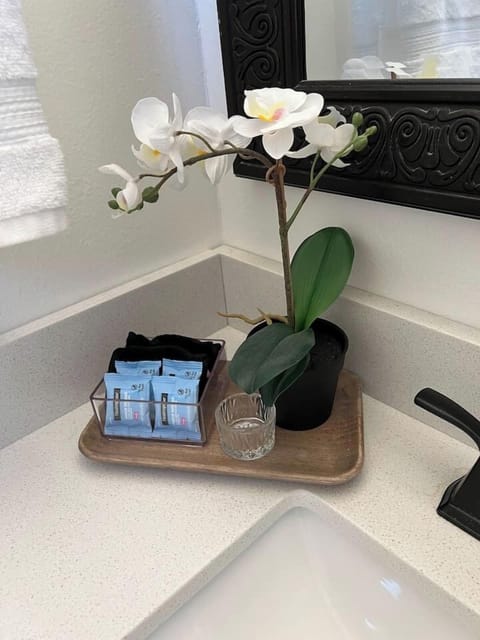 Complimentary makeup wipes and wash clothes